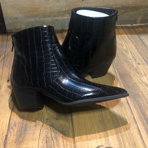 Qupid Austin Croc Embossed Booties